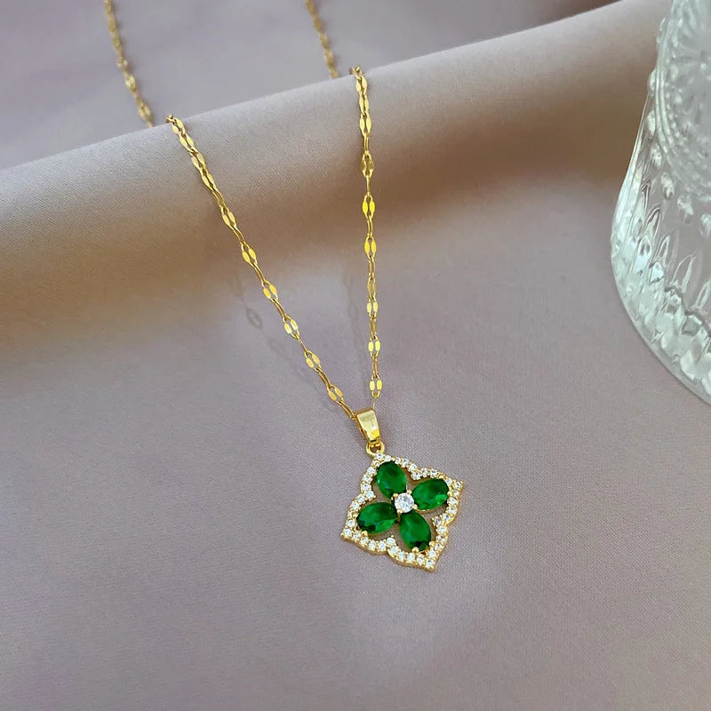 Green flower Necklace