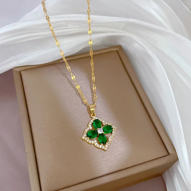 Green flower Necklace